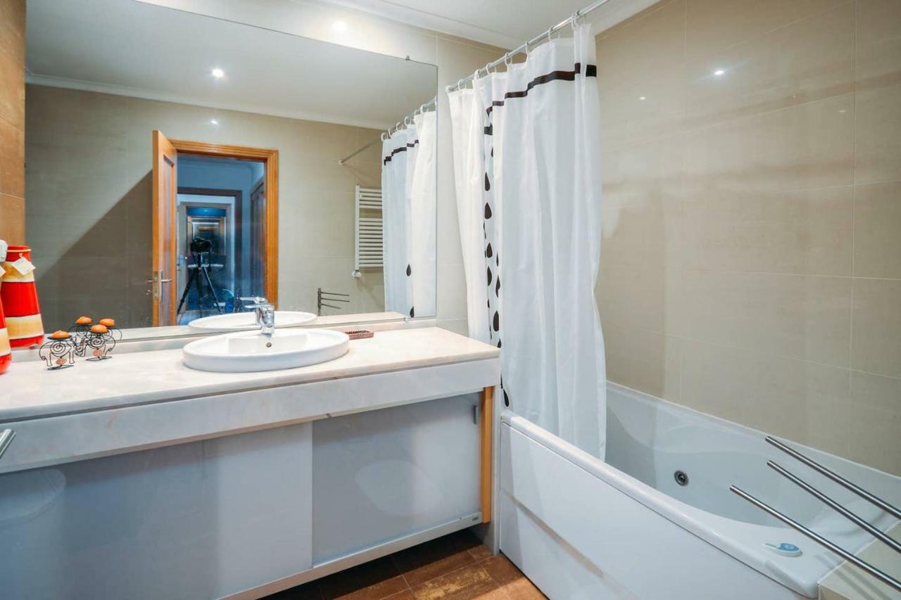 Fantastic Seaside Family Apartment With Pool Parede Eksteriør billede